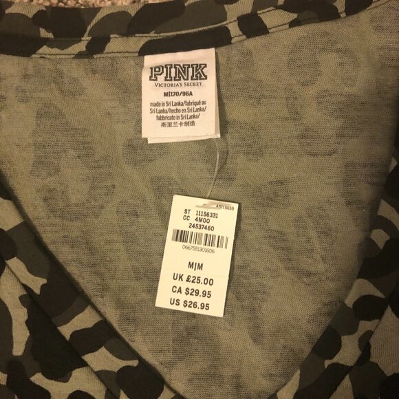 PINK Tee Shirt Women's Size Medium Green Camo Short Sleeve Print V-Neck NWT - Picture 4 of 10